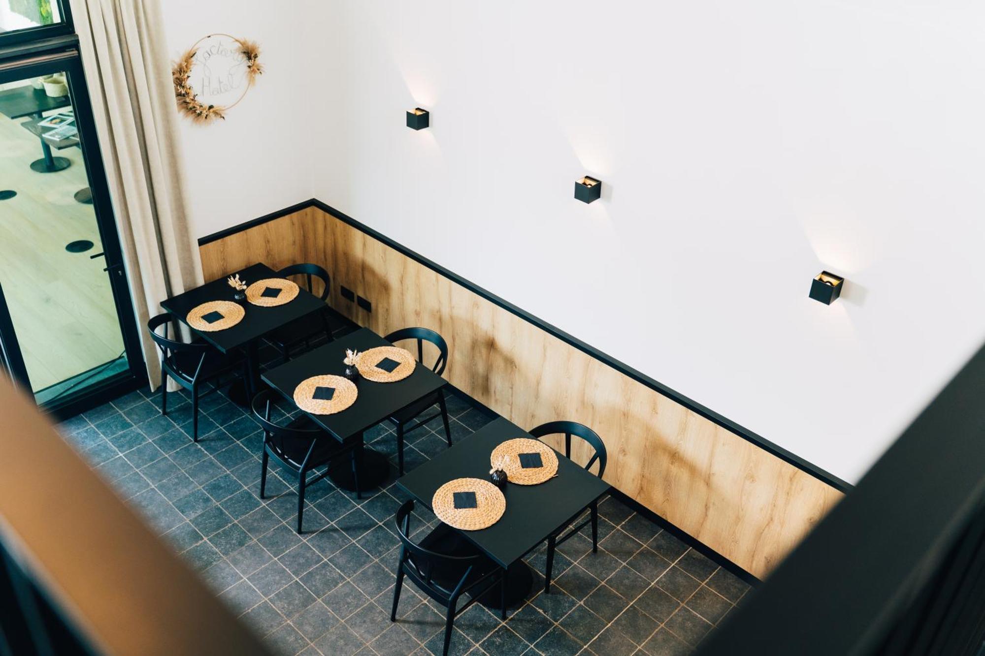 Factory Hotel Беверен Экстерьер фото